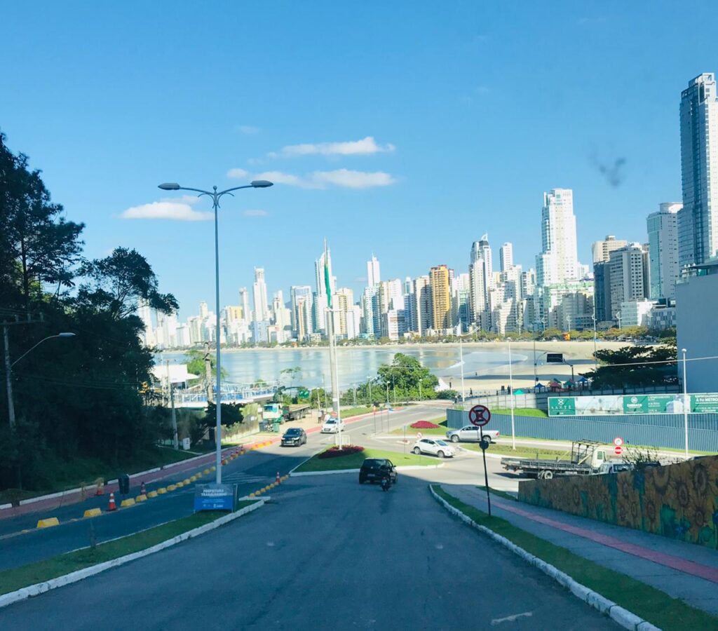 Passando por Balneário Camboriú